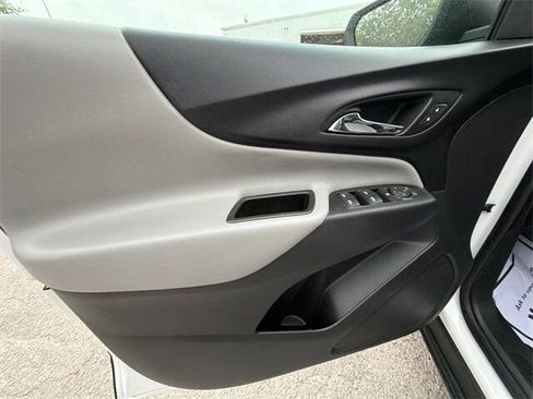 Used 2020 Chevrolet Equinox LS image 21
