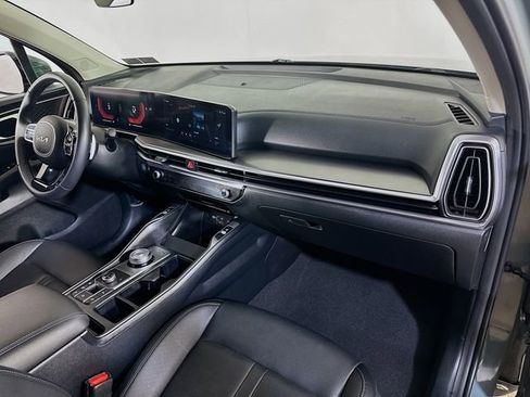 Used 2025 Kia Sorento EX image 13