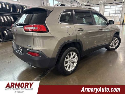 Used 2016 Jeep Cherokee Latitude w/ Comfort/Convenience Group image 4