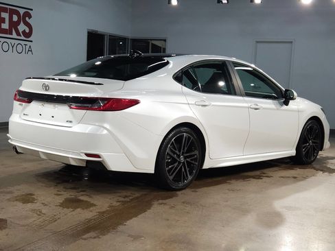 Used 2025 Toyota Camry XSE FWD image 7