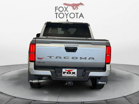 Used 2025 Toyota Tacoma SR5 AWD/4WD image 5