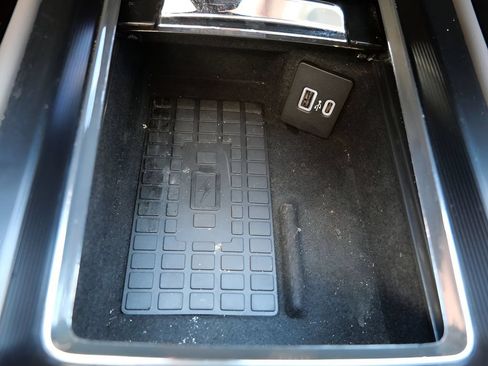 Used 2024 Lincoln Corsair FWD w/ Equipment Group 102A image 24