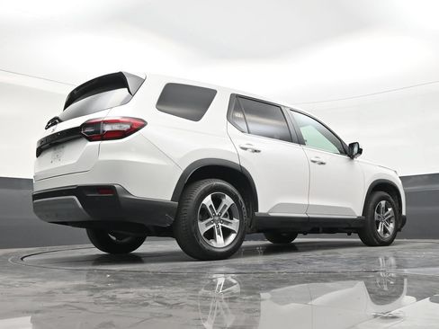 Used 2025 Honda Pilot EX-L image 24