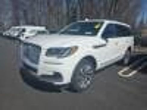 Used 2022 Lincoln Navigator Reserve AWD/4WD image 1