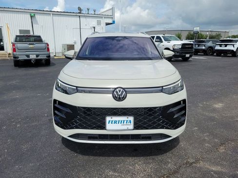 Used 2025 Volkswagen Tiguan SEL R-Line AWD/4WD image 31