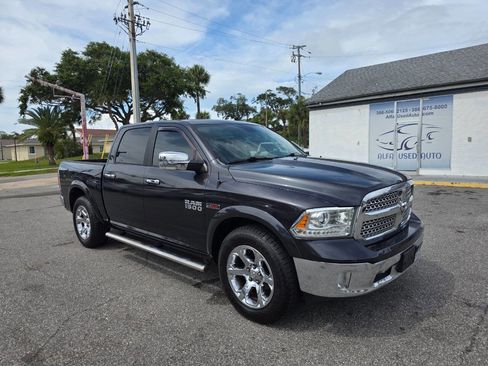 Used 2018 RAM 1500 Laramie RWD image 2