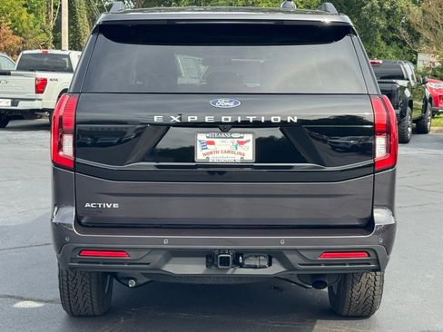 New 2025 Ford Expedition Active image 19