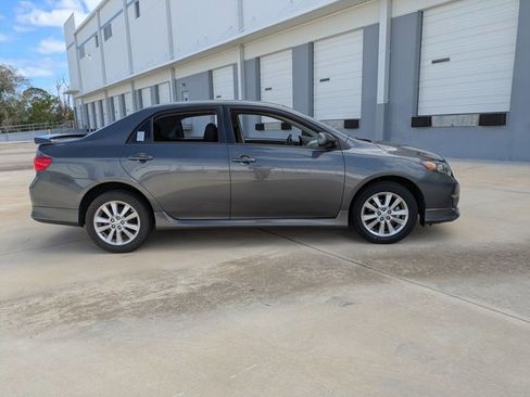 Used 2010 Toyota Corolla S image 4