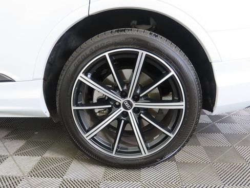 Used 2021 Audi Q7 3.0T Premium Plus image 30