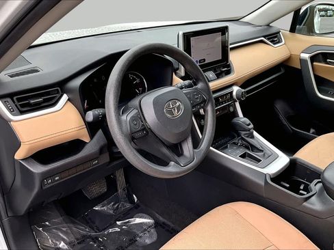 Used 2023 Toyota RAV4 XLE w/ Convenience Package FWD image 18