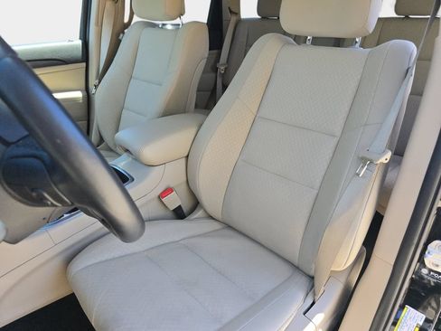 Used 2022 Jeep Grand Cherokee Laredo E w/ Security & Convenience Group AWD/4WD image 18