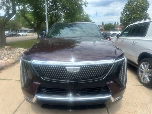 Used 2025 Cadillac Escalade IQ Luxury 2 w/ LPO, Premium Carpet Package AWD/4WD image 2