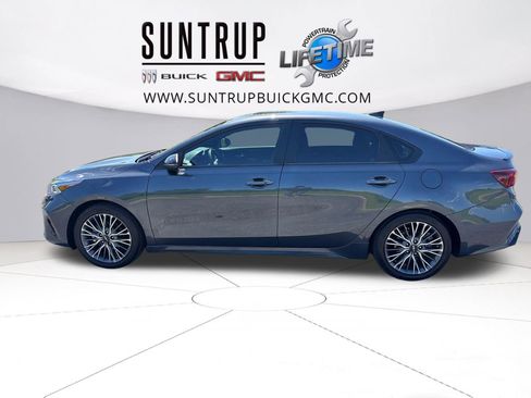 Used 2024 Kia Forte GT-Line w/ GT-Line Premium Package FWD image 2