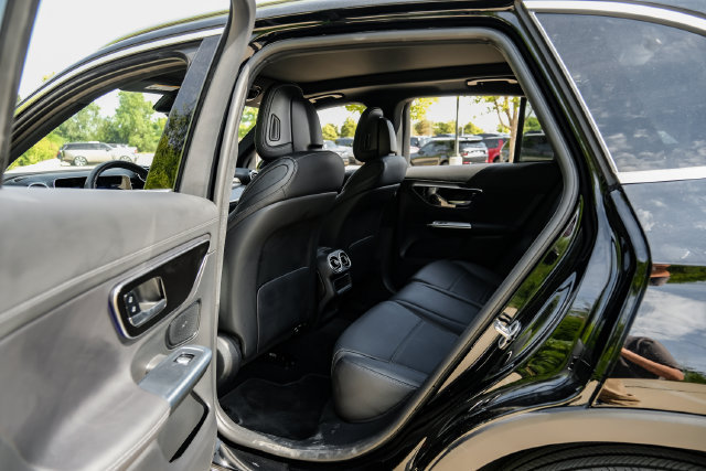 Used 2025 Mercedes-Benz GLC 300 4MATIC image 47