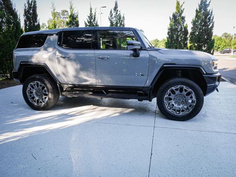 Used 2025 GMC Hummer EV 3X AWD/4WD image 11