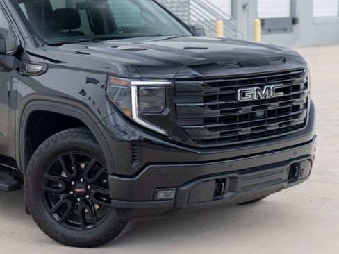 Used 2024 GMC Sierra 1500 Elevation w/ Elevation Premium Package AWD/4WD image 3