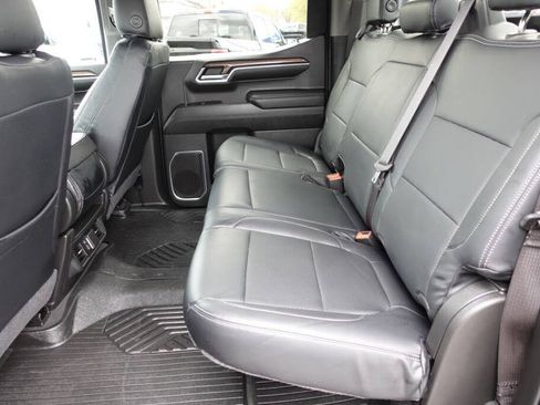 Used 2023 Chevrolet Silverado 1500 LT AWD/4WD image 25