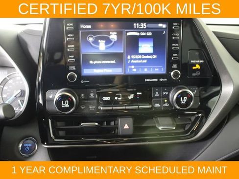 Used 2022 Toyota Highlander XLE AWD/4WD image 25