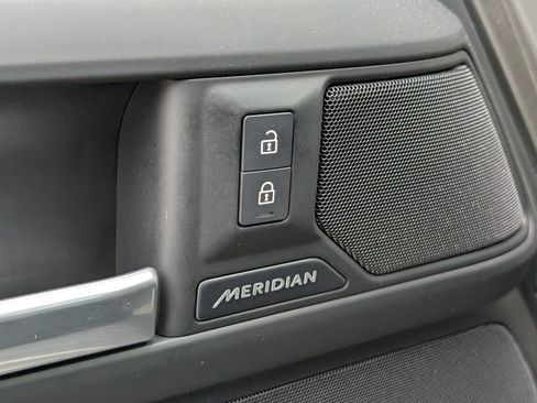 Used 2025 Land Rover Defender 110 S image 27