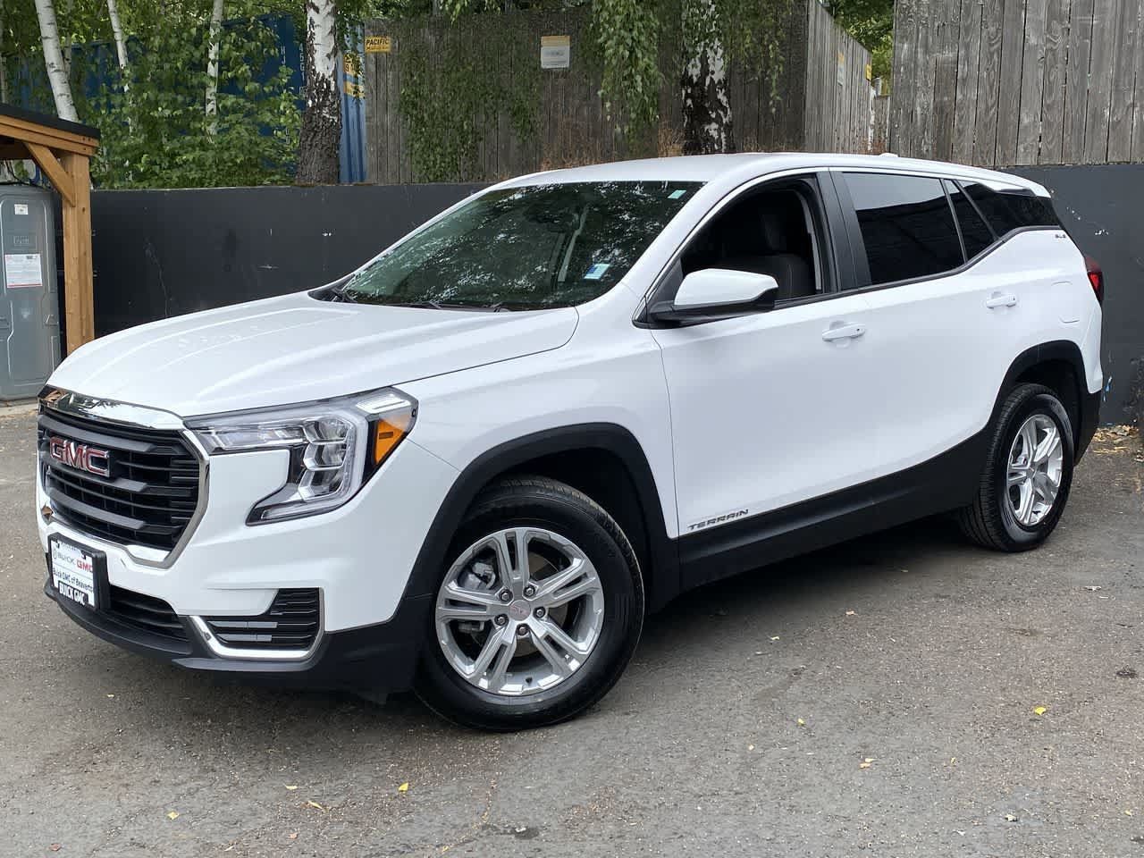 Used 2024 GMC Terrain SLE AWD/4WD image 1