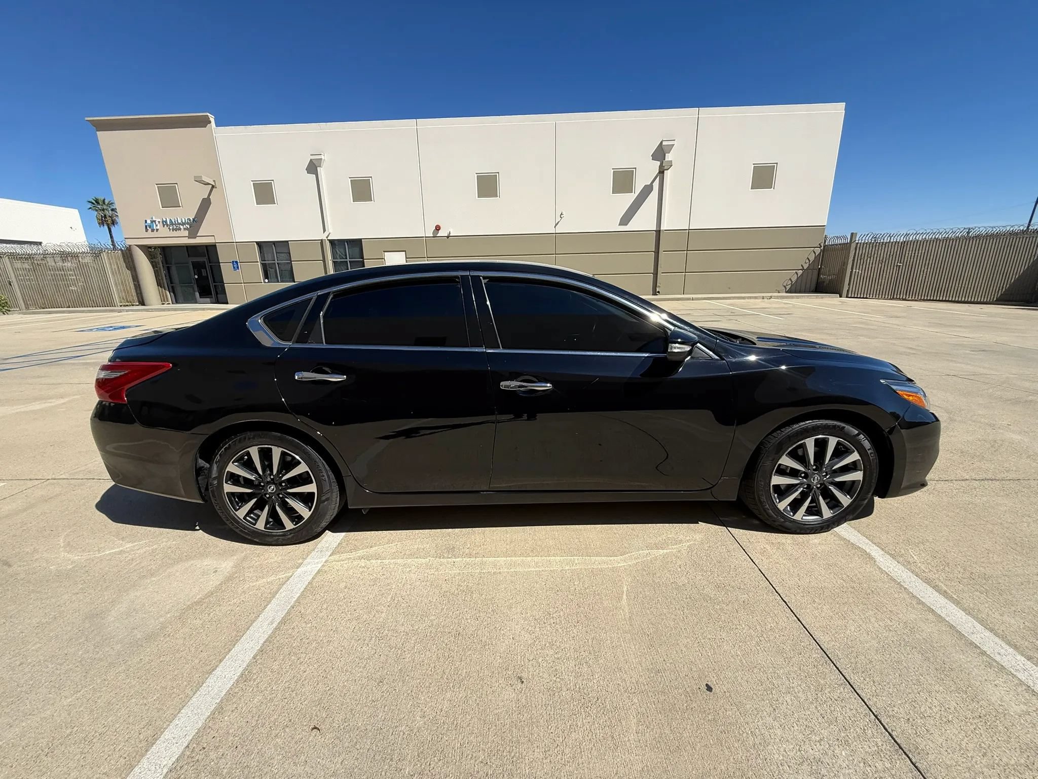Used 2018 Nissan Altima 2.5 SL FWD image 4