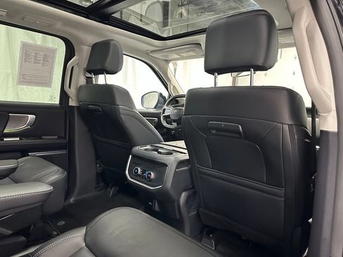 Used 2025 Ford Expedition Platinum AWD/4WD image 54