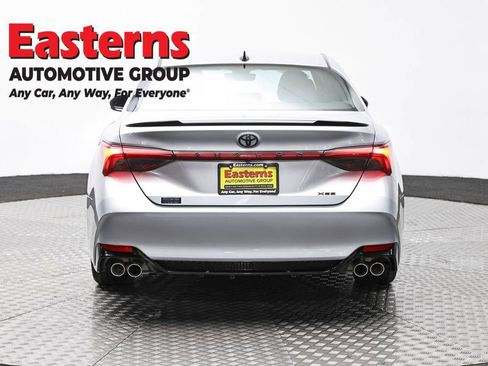 Used 2021 Toyota Avalon XSE image 6