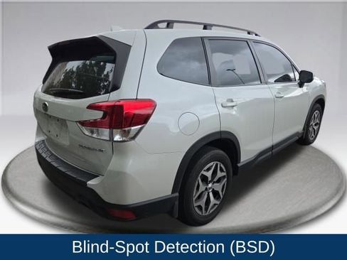 Certified 2023 Subaru Forester Premium image 8