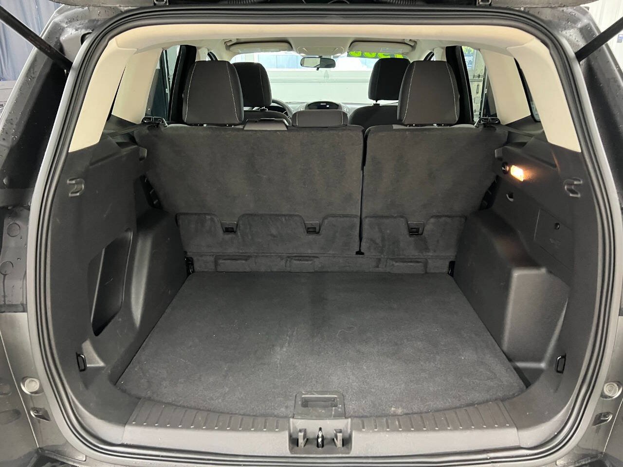Used 2017 Ford Escape SE FWD image 12