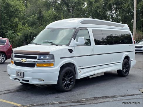 Used 2020 Chevrolet Express 2500 Extended w/ Enhanced Convenience Package RWD image 20