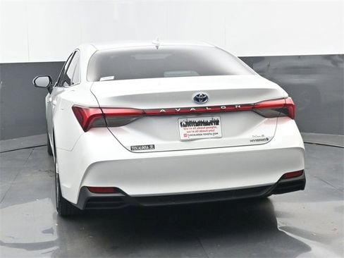Used 2021 Toyota Avalon XLE image 22