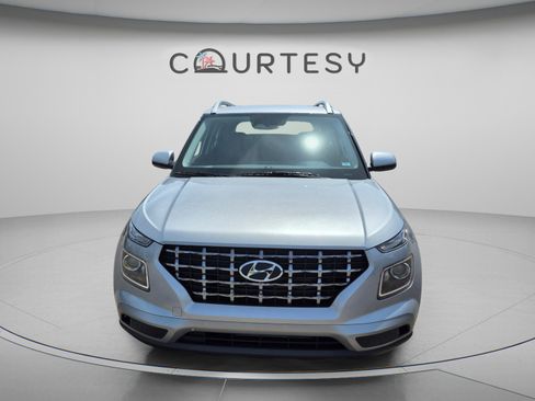 New 2026 Hyundai Venue SEL FWD image 8