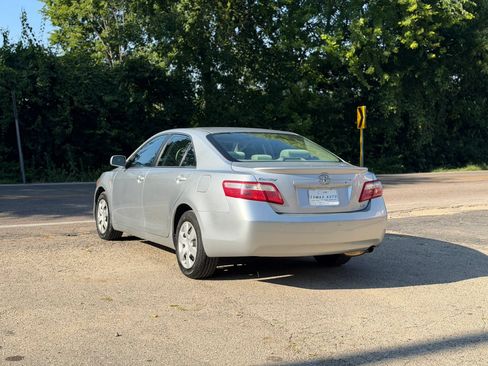 Used 2007 Toyota Camry LE FWD image 13