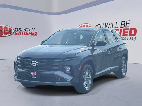 Certified 2025 Hyundai Tucson SE AWD/4WD image 4