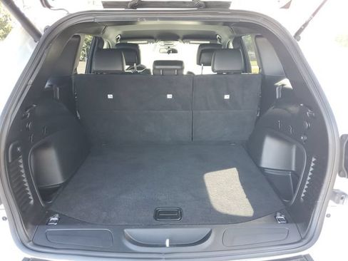 Used 2021 Jeep Grand Cherokee Laredo X RWD image 9