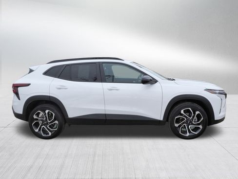 Used 2024 Chevrolet Trax RS w/ Sunroof Package image 8