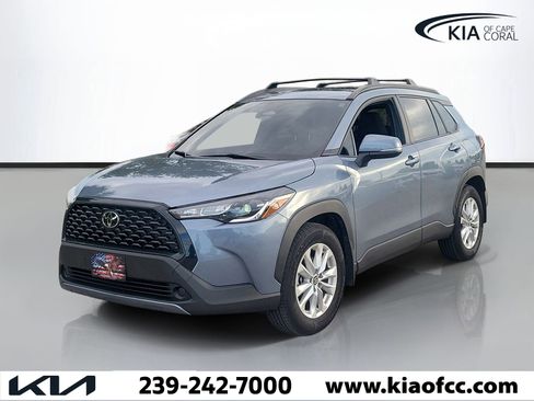 Used 2024 Toyota Corolla Cross LE w/ Moonroof Package AWD/4WD image 3