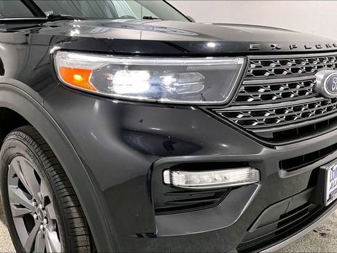 Used 2022 Ford Explorer XLT w/ XLT Sport Appearance Package image 33