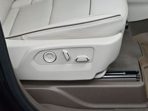 Used 2022 GMC Yukon Denali image 38