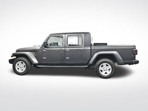 Used 2022 Jeep Gladiator Sport AWD/4WD image 9