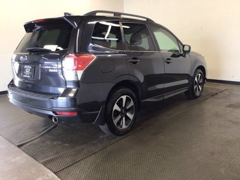 Used 2017 Subaru Forester 2.5i Limited AWD/4WD image 4