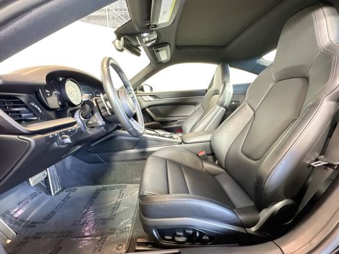 Used 2022 Porsche 911 Carrera image 5