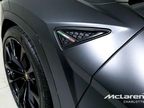 Used 2020 Lamborghini Urus AWD/4WD image 40
