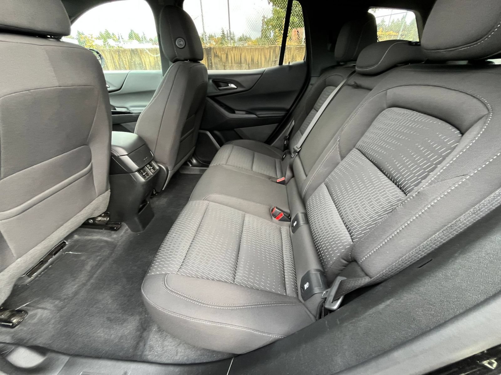 Used 2025 Chevrolet Equinox LT FWD image 27