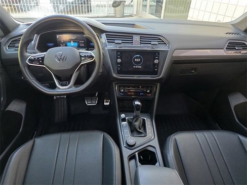 Used 2023 Volkswagen Tiguan SE R-Line image 17