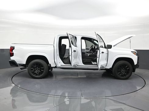 Used 2026 Chevrolet Colorado W/T w/ WT Custom Package RWD image 30
