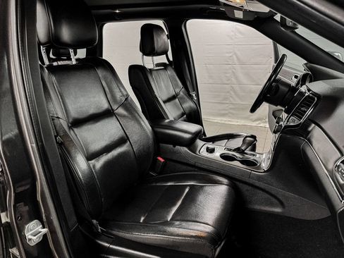 Used 2021 Jeep Grand Cherokee Limited AWD/4WD image 11