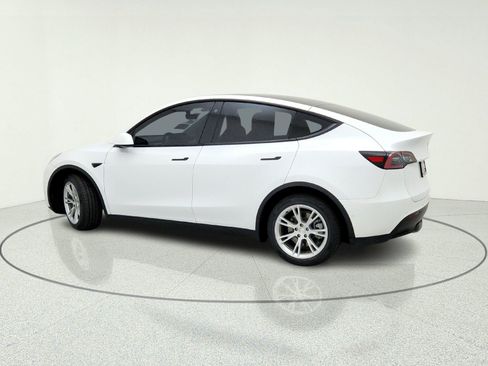 Used 2022 Tesla Model Y Long Range AWD/4WD image 15