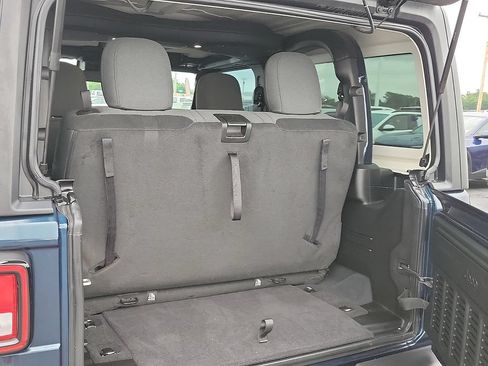 Used 2025 Jeep Wrangler Sport AWD/4WD image 8