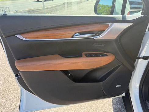 Used 2021 Cadillac XT5 Premium Luxury AWD/4WD image 10